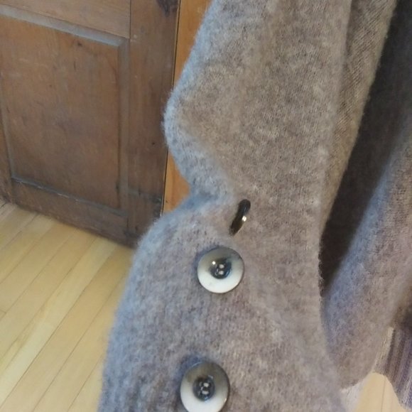 Made in Italy unique poncho style sweater with arms Tricot Chic neutral colors - Picture 11 of 16